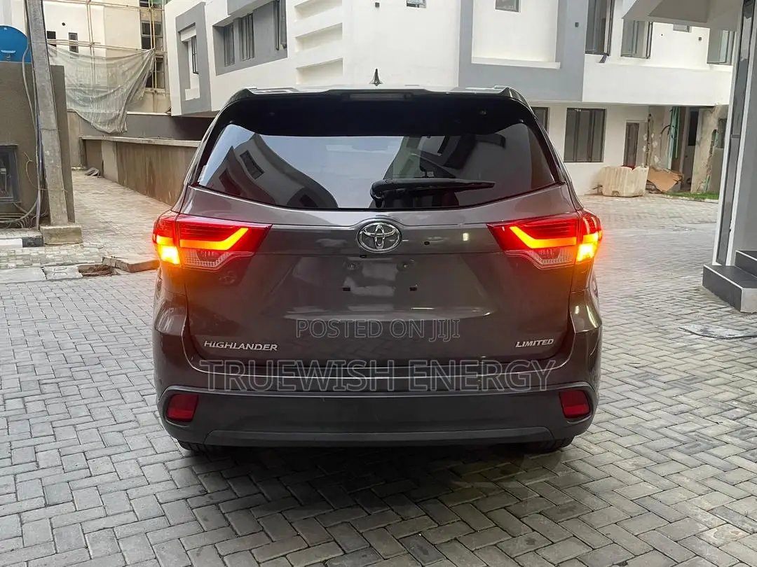 Toyota Highlander Limited Platinum V6 4x4 (3.5L 6cyl 6A) 2016 Gray
