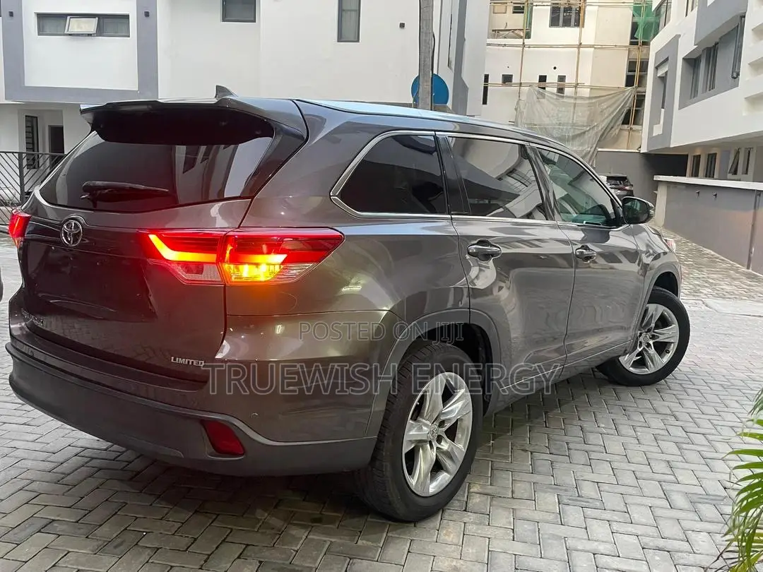 Toyota Highlander Limited Platinum V6 4x4 (3.5L 6cyl 6A) 2016 Gray