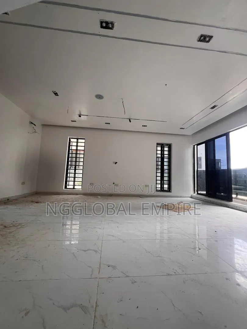 4bdrm Duplex in Ikate, Lekki Phase 1 for sale