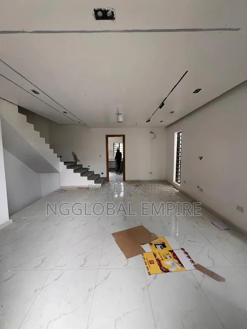 4bdrm Duplex in Ikate, Lekki Phase 1 for sale