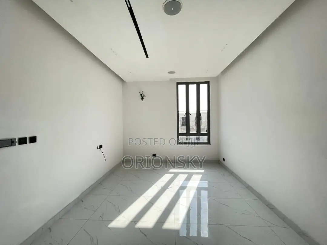 5bdrm Duplex in Megamound, Lekki Phase 1 for sale