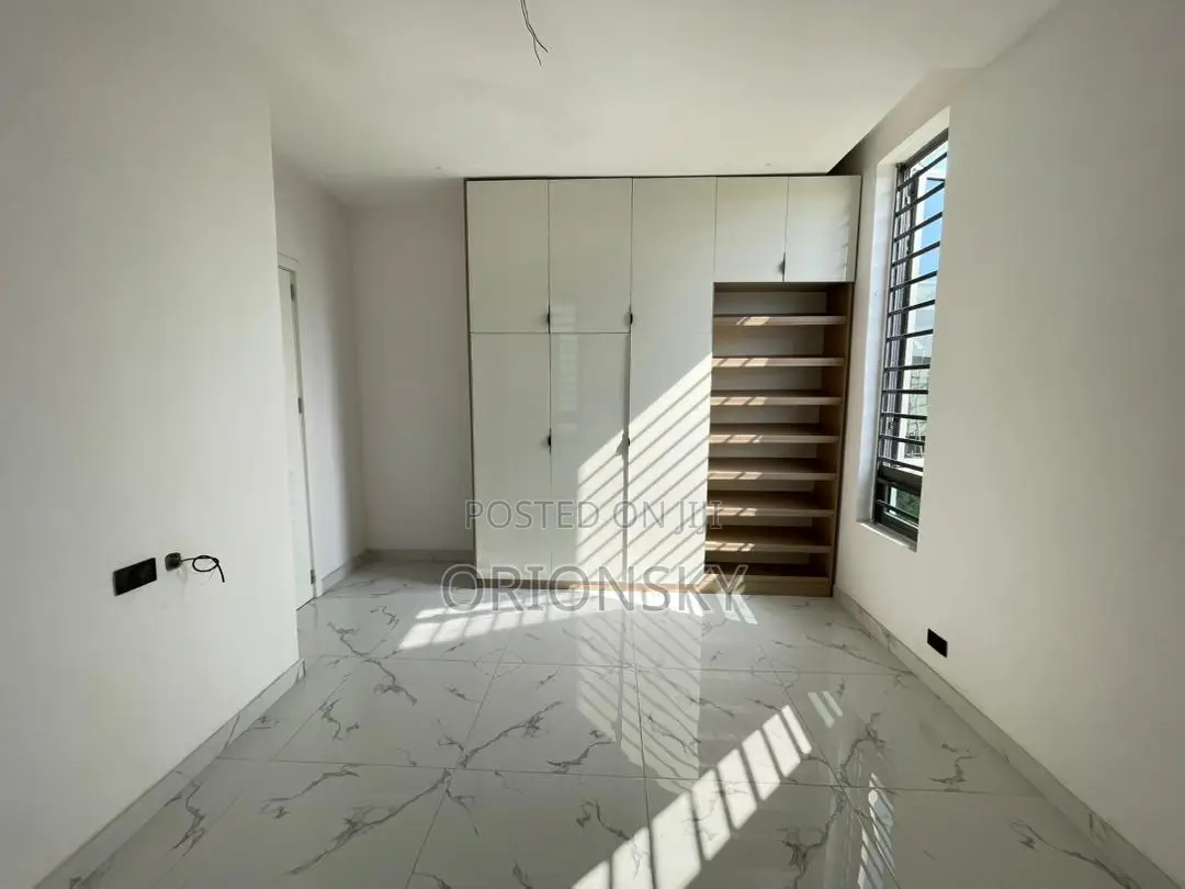 5bdrm Duplex in Megamound, Lekki Phase 1 for sale