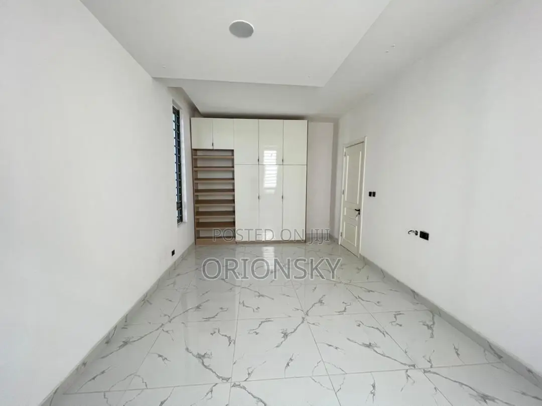 5bdrm Duplex in Megamound, Lekki Phase 1 for sale
