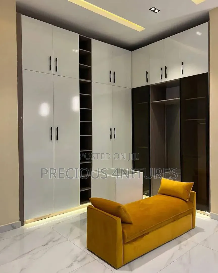 Inbuilt Wardrobe Cabinet