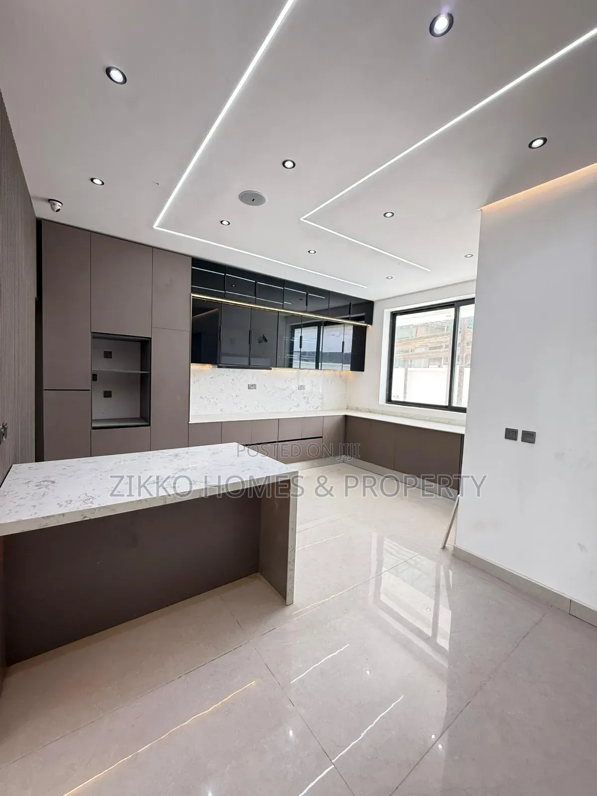 6bdrm Duplex in Lekki Forshore for sale