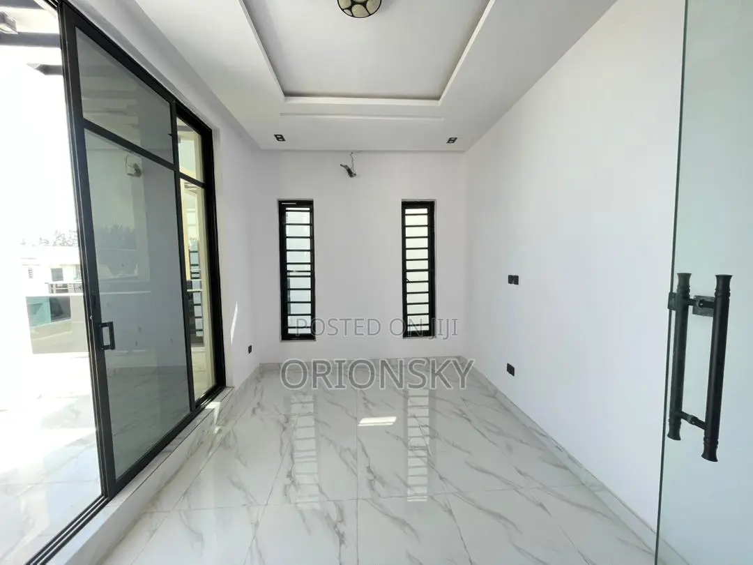 5bdrm Duplex in Megamound, Lekki Phase 1 for sale