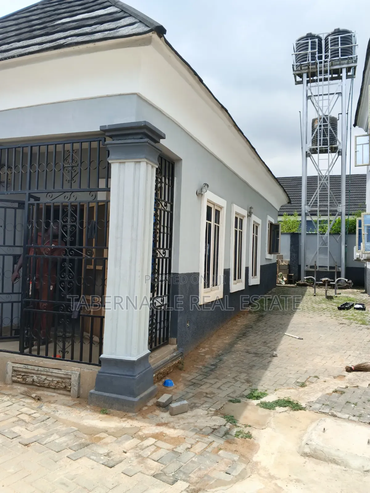 3bdrm Bungalow in Alogba Estate, Ebute for rent