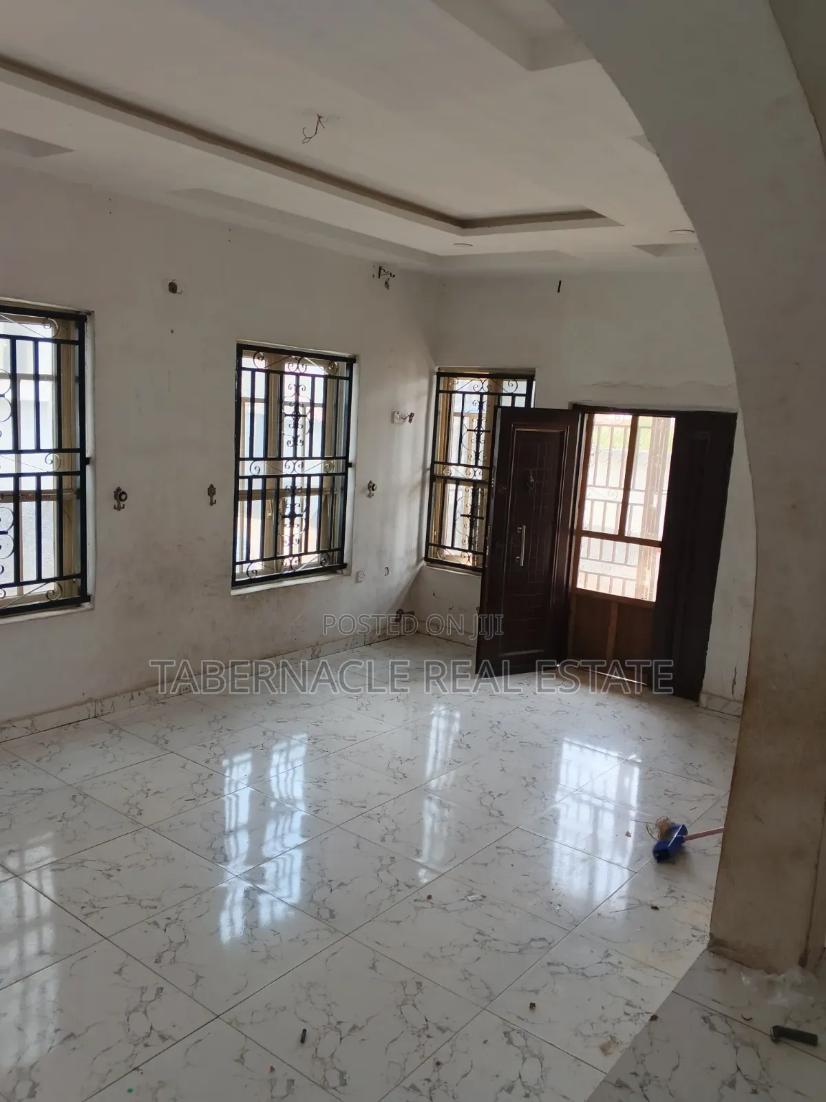 3bdrm Bungalow in Alogba Estate, Ebute for rent