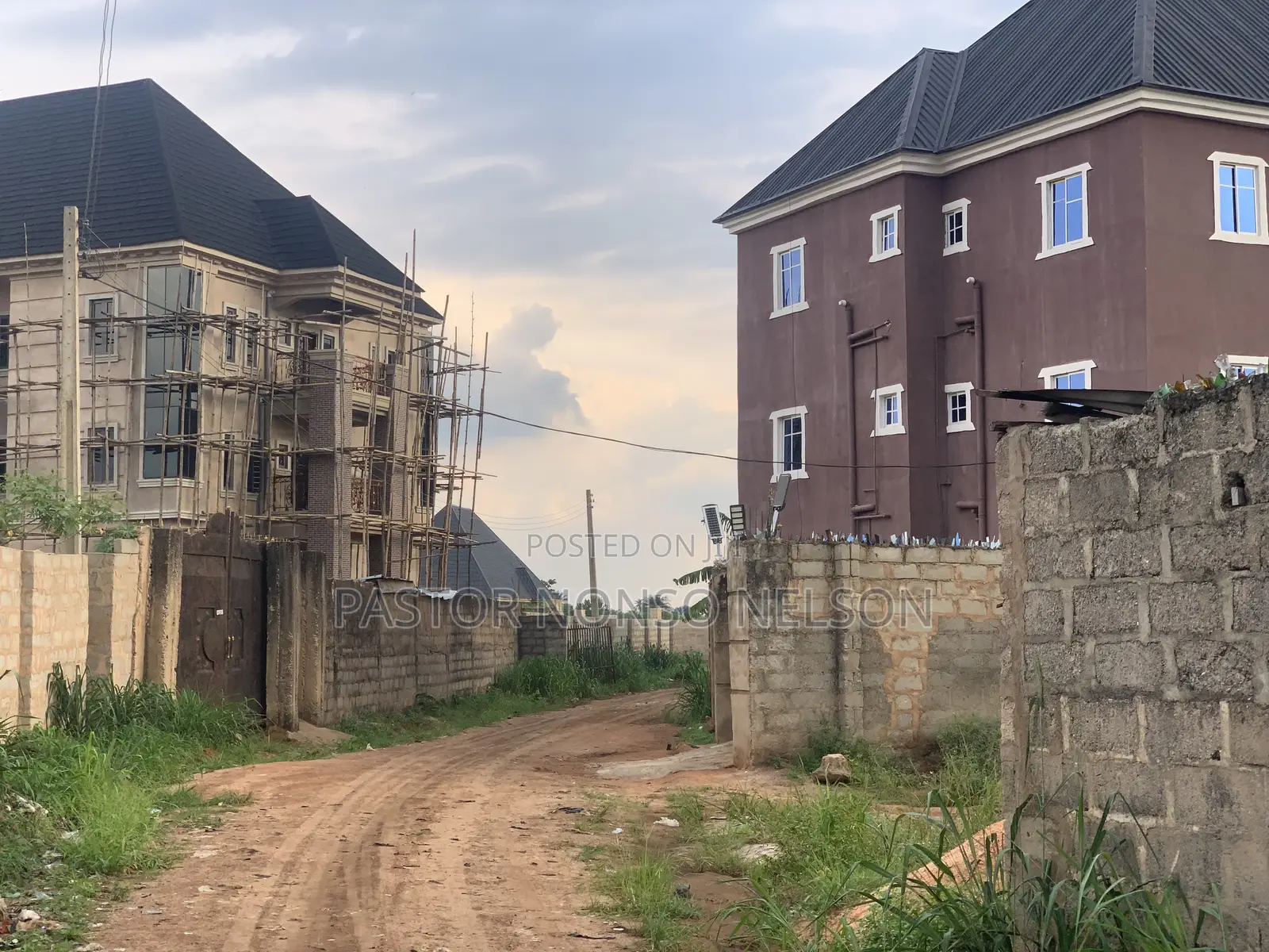 3bdrm Block of Flats in Ogbaku Town, Owerri for sale