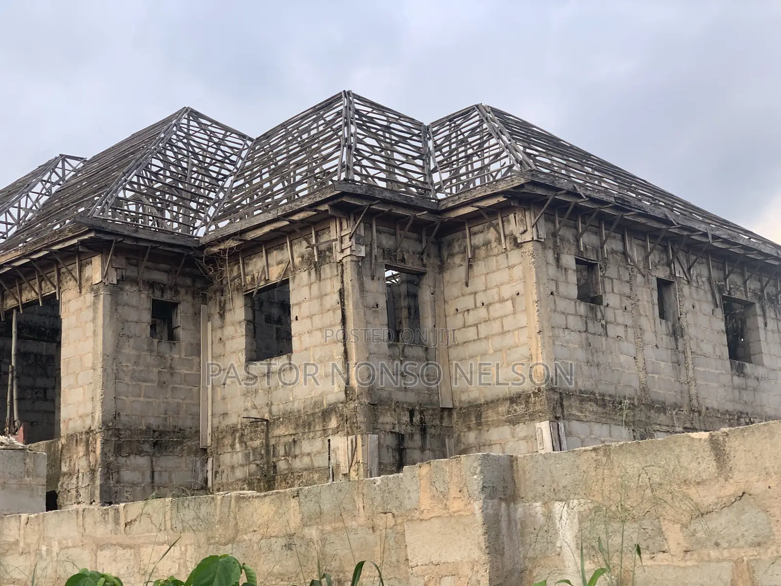 3bdrm Block of Flats in Ogbaku Town, Owerri for sale