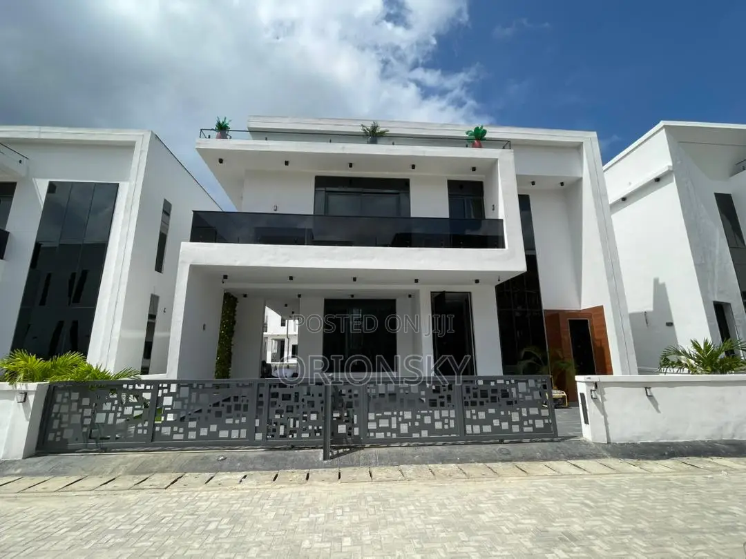 5bdrm Duplex in Lekki for sale