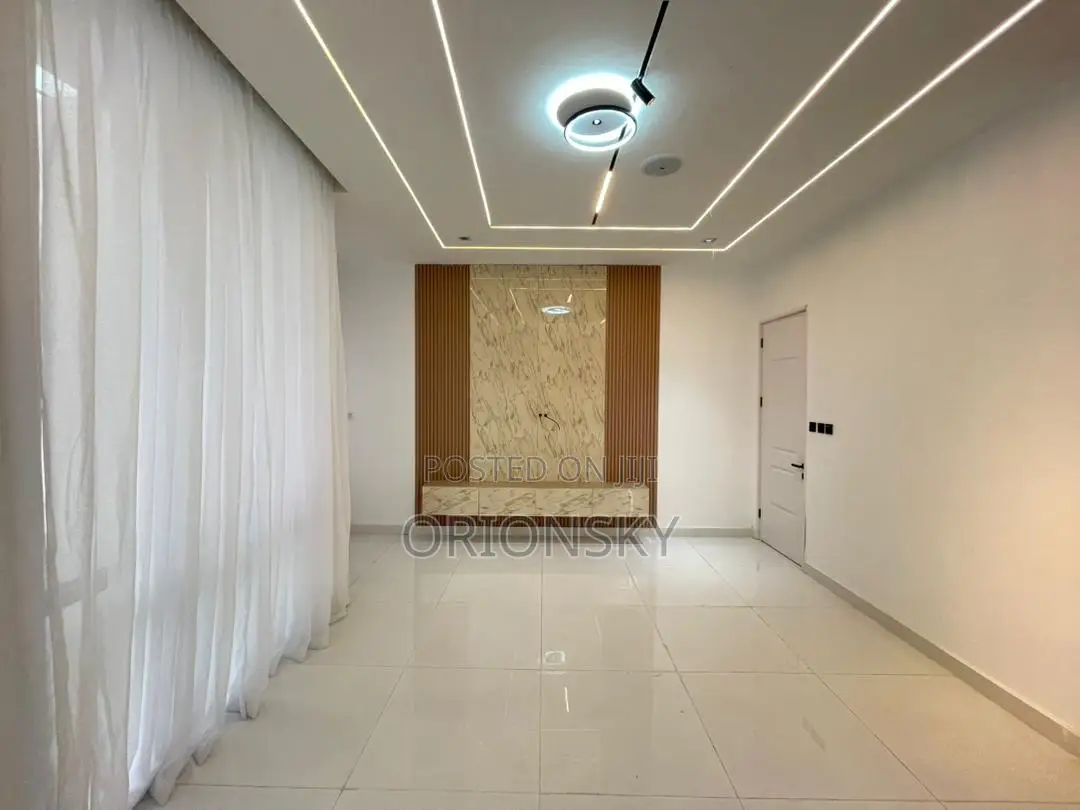 5bdrm Duplex in Lekki for sale