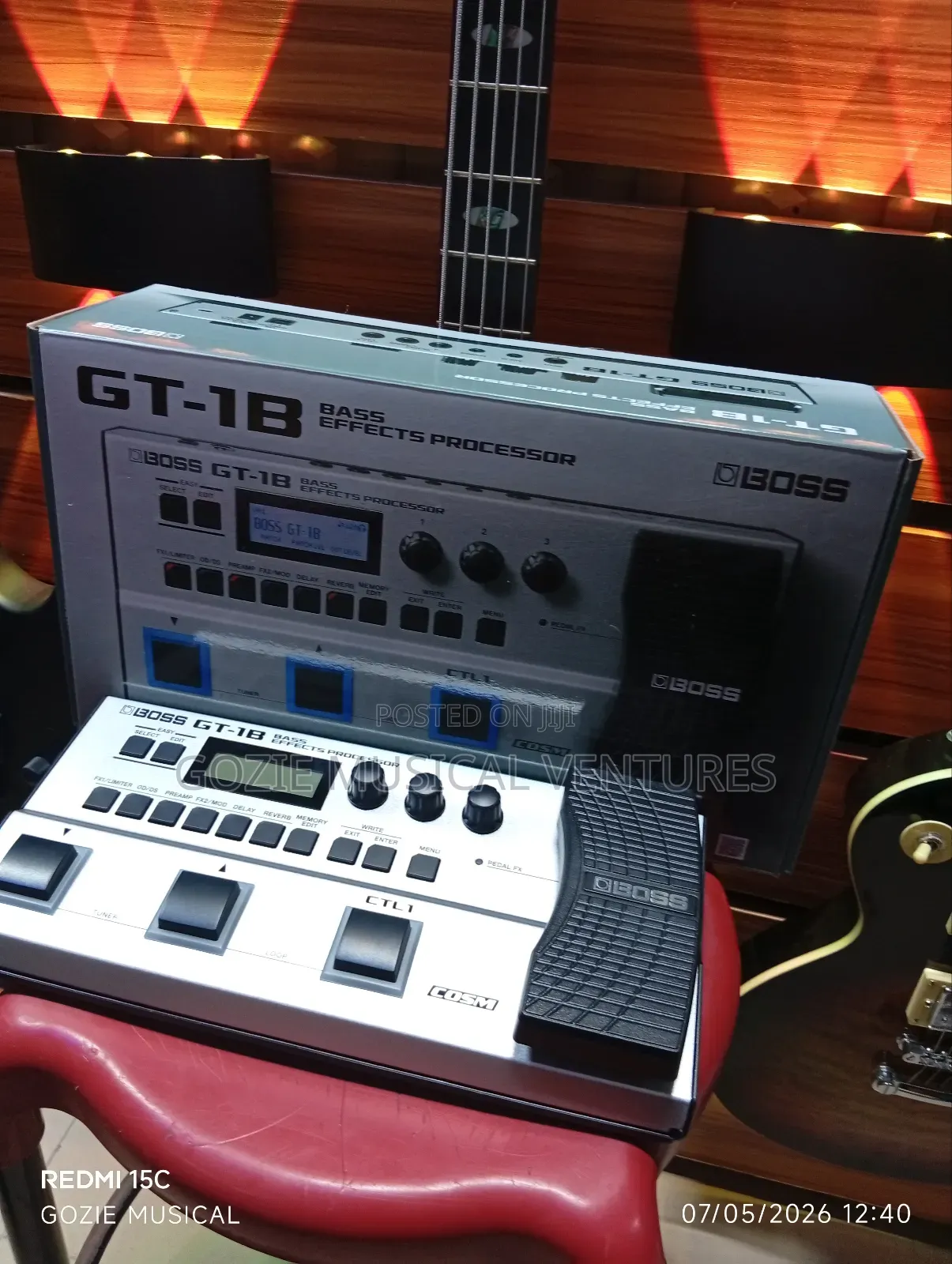 Original Boss Gt-1b Bass Guitar Effect Pedal Sliver Colour