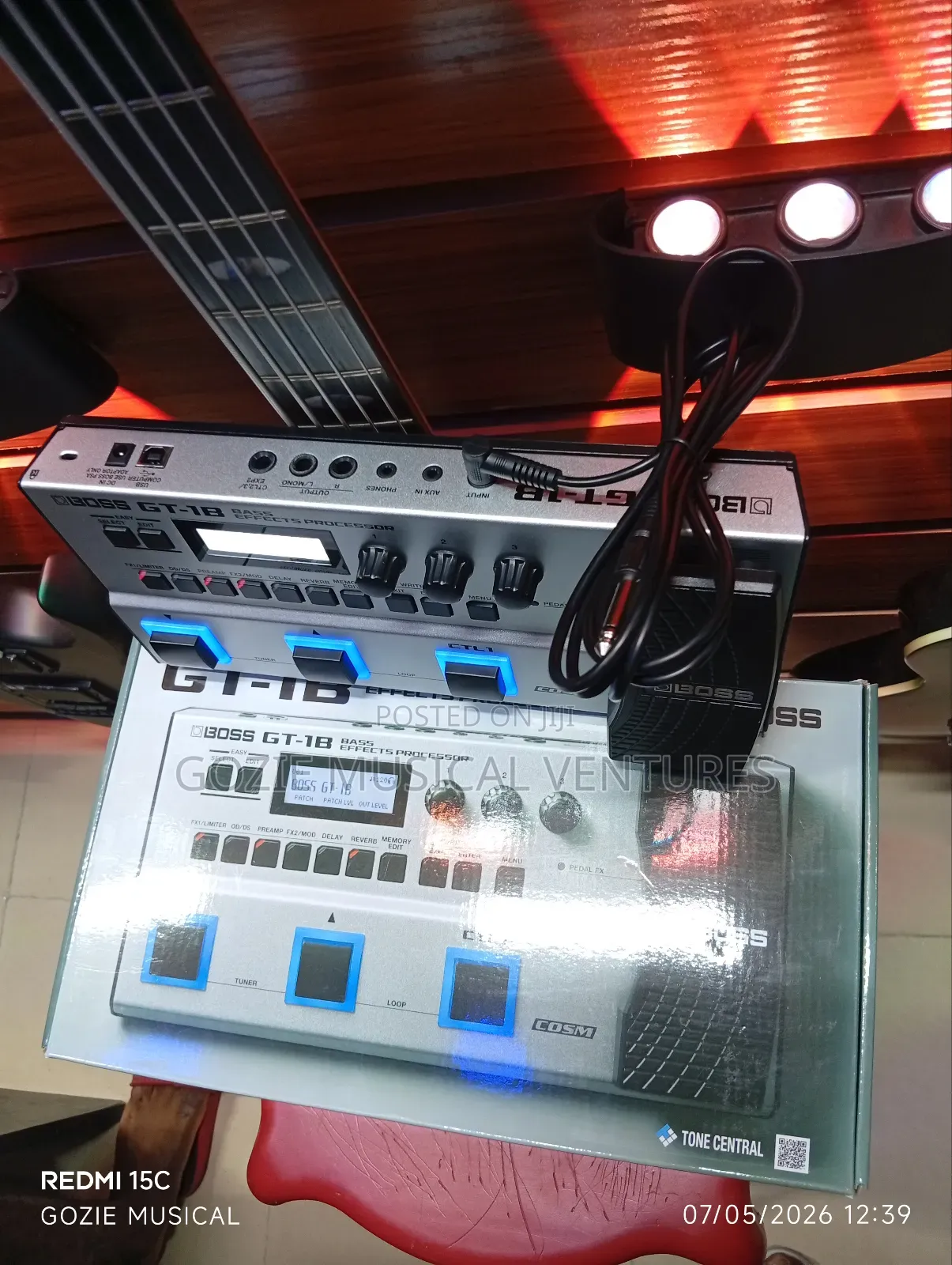 Original Boss Gt-1b Bass Guitar Effect Pedal Sliver Colour