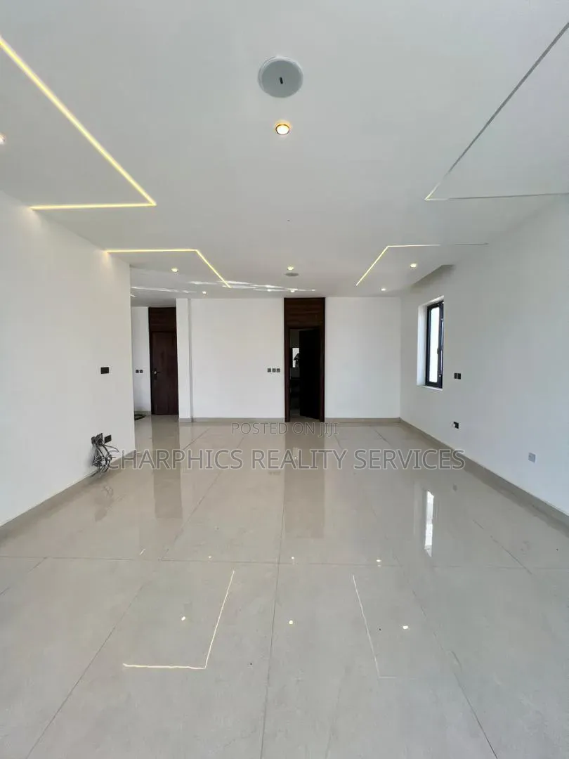 5bdrm Duplex in Lekki Phase 1 for sale