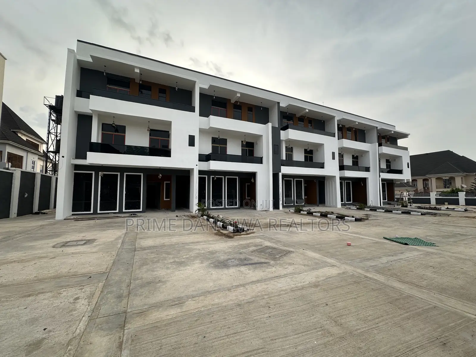 4bdrm Townhouse / Terrace in Guzape for rent