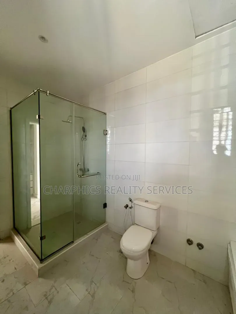 4bdrm Duplex in Ologolo for sale