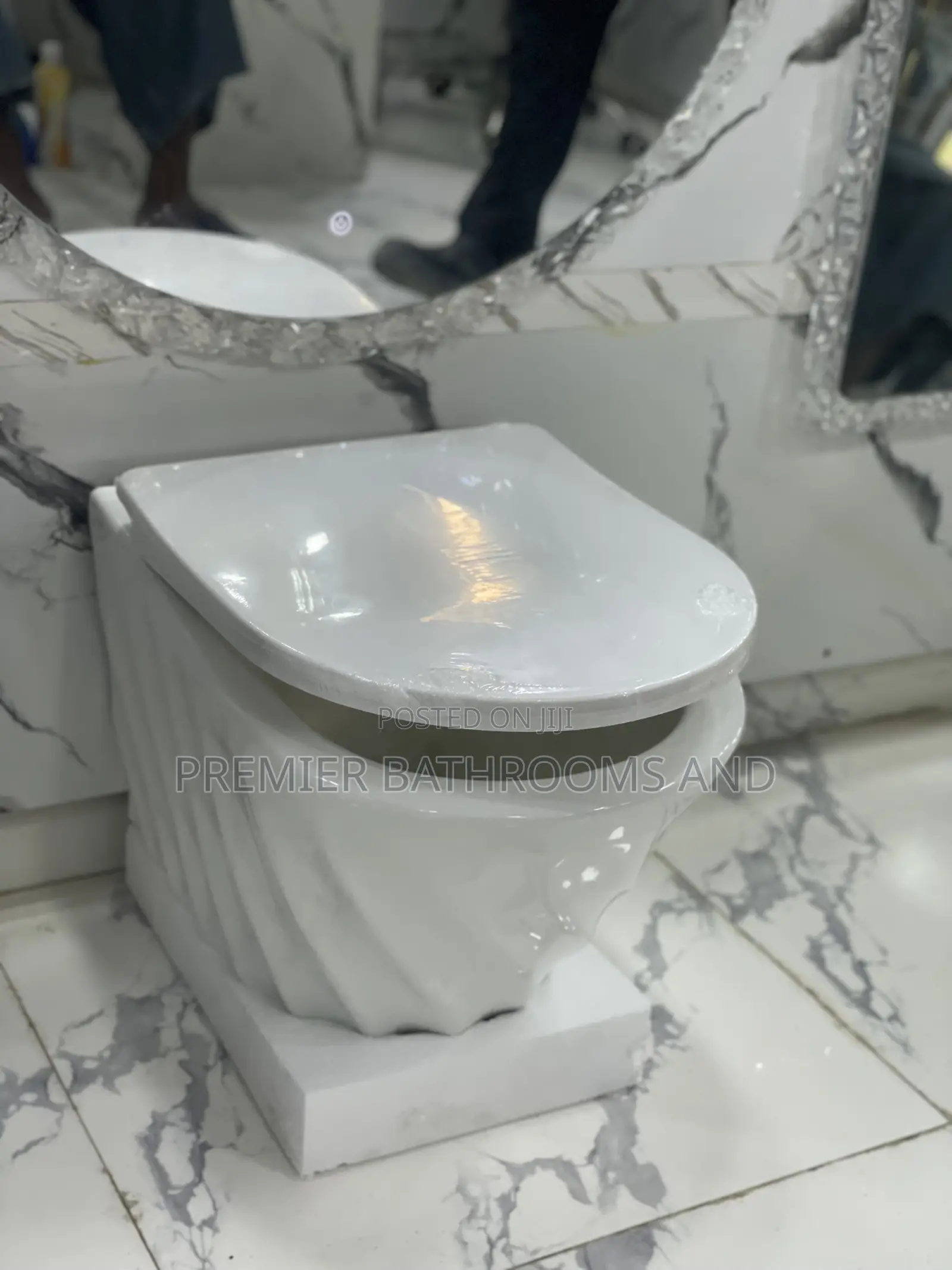 White Executives Council Water Closet