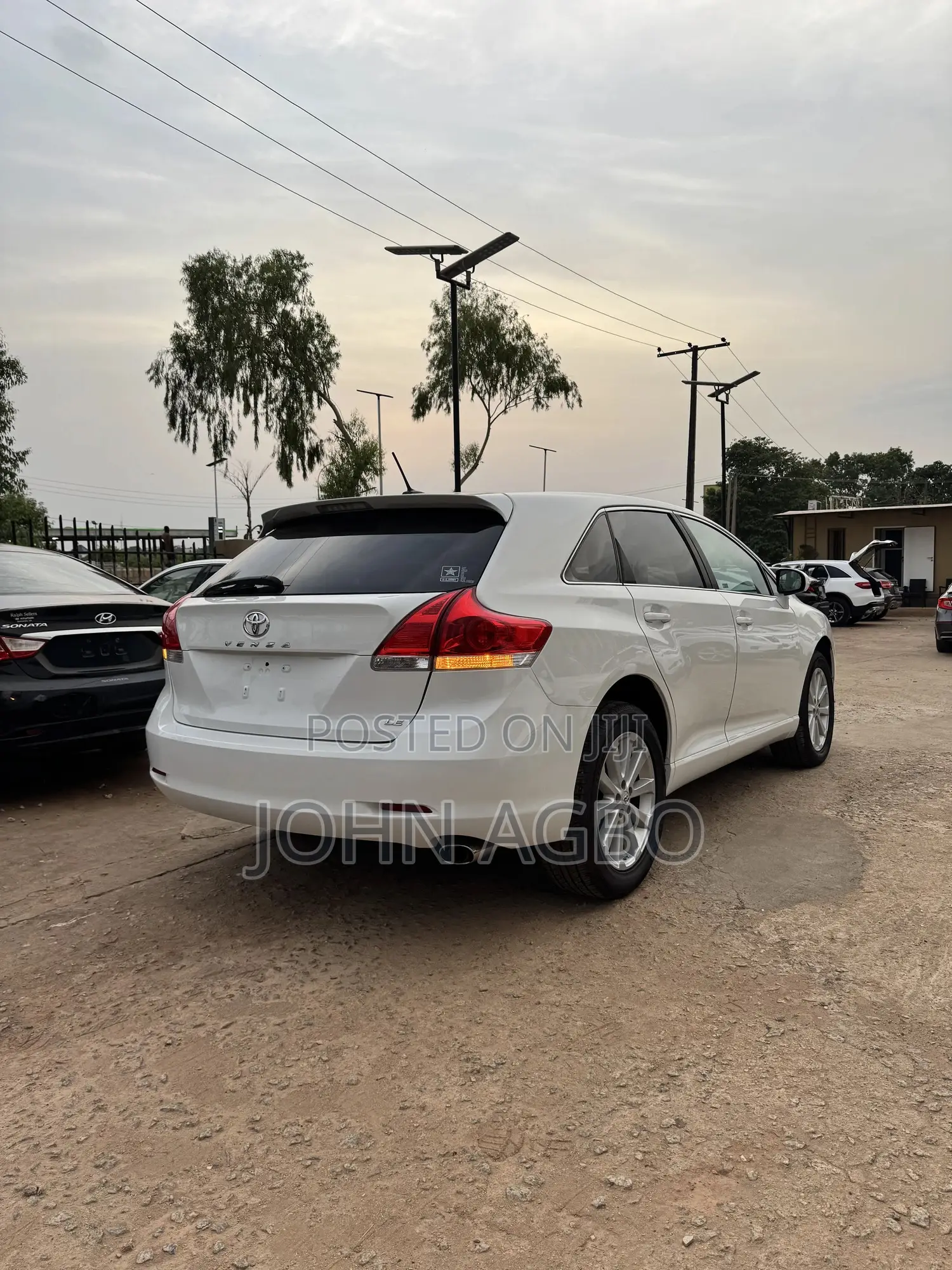 Toyota Venza XLE FWD 2013 White