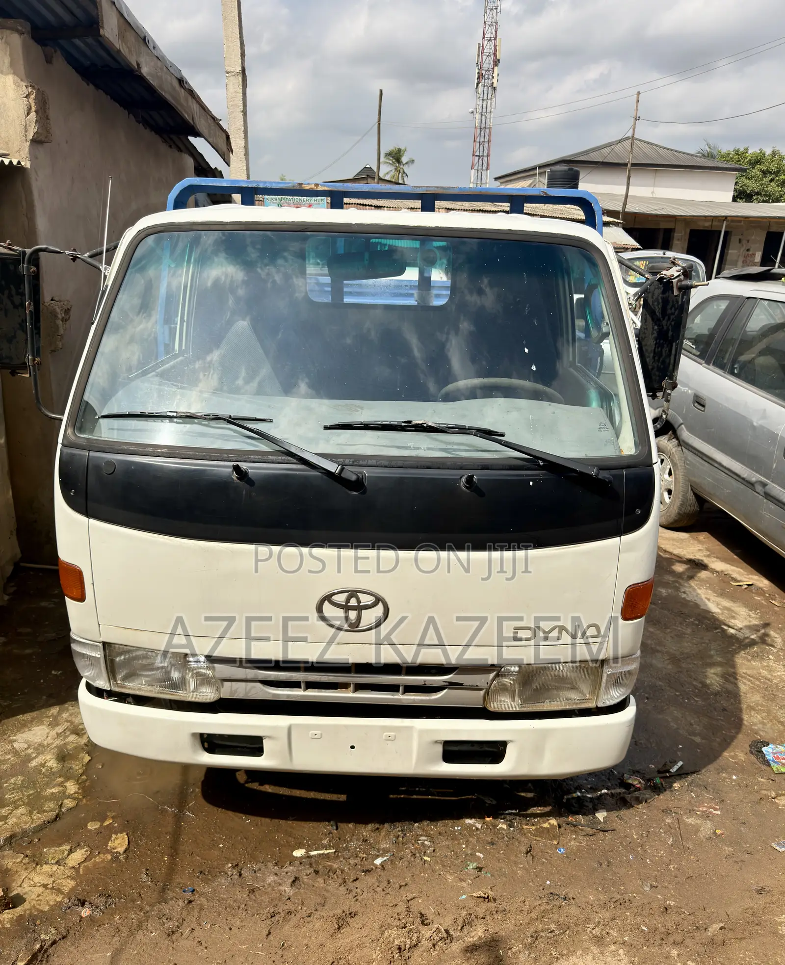 Toyota Dyna 2000 White