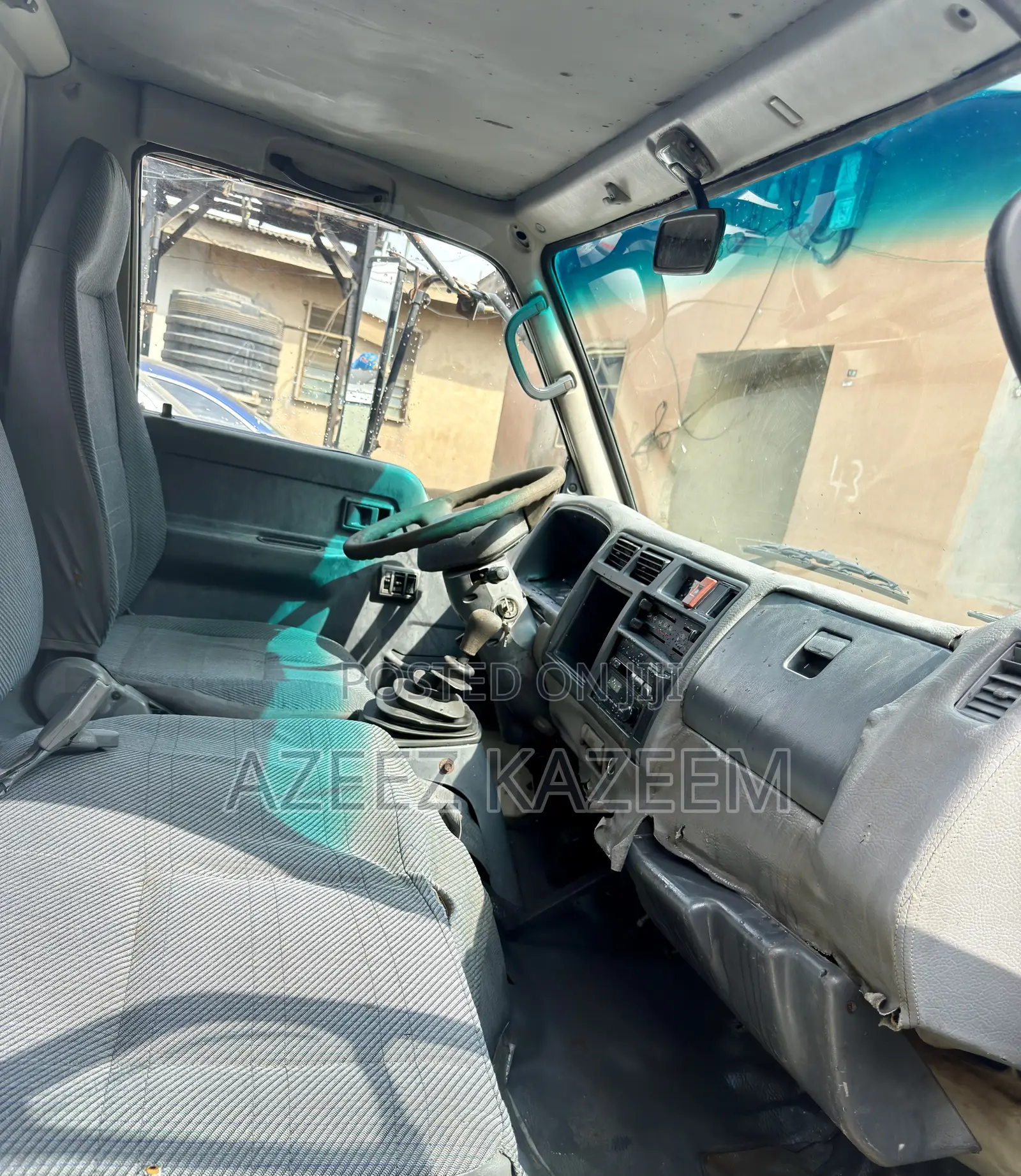 Toyota Dyna 2000 White
