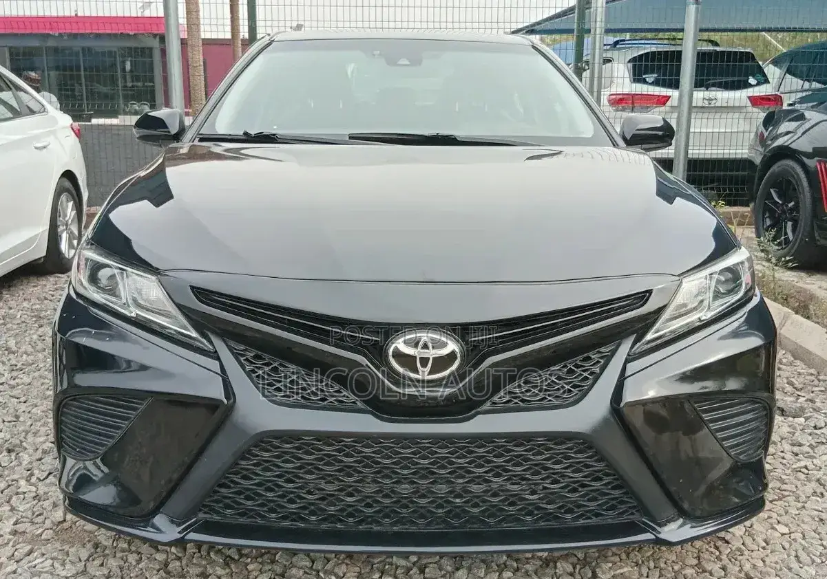Toyota Camry SE FWD 2020 Black