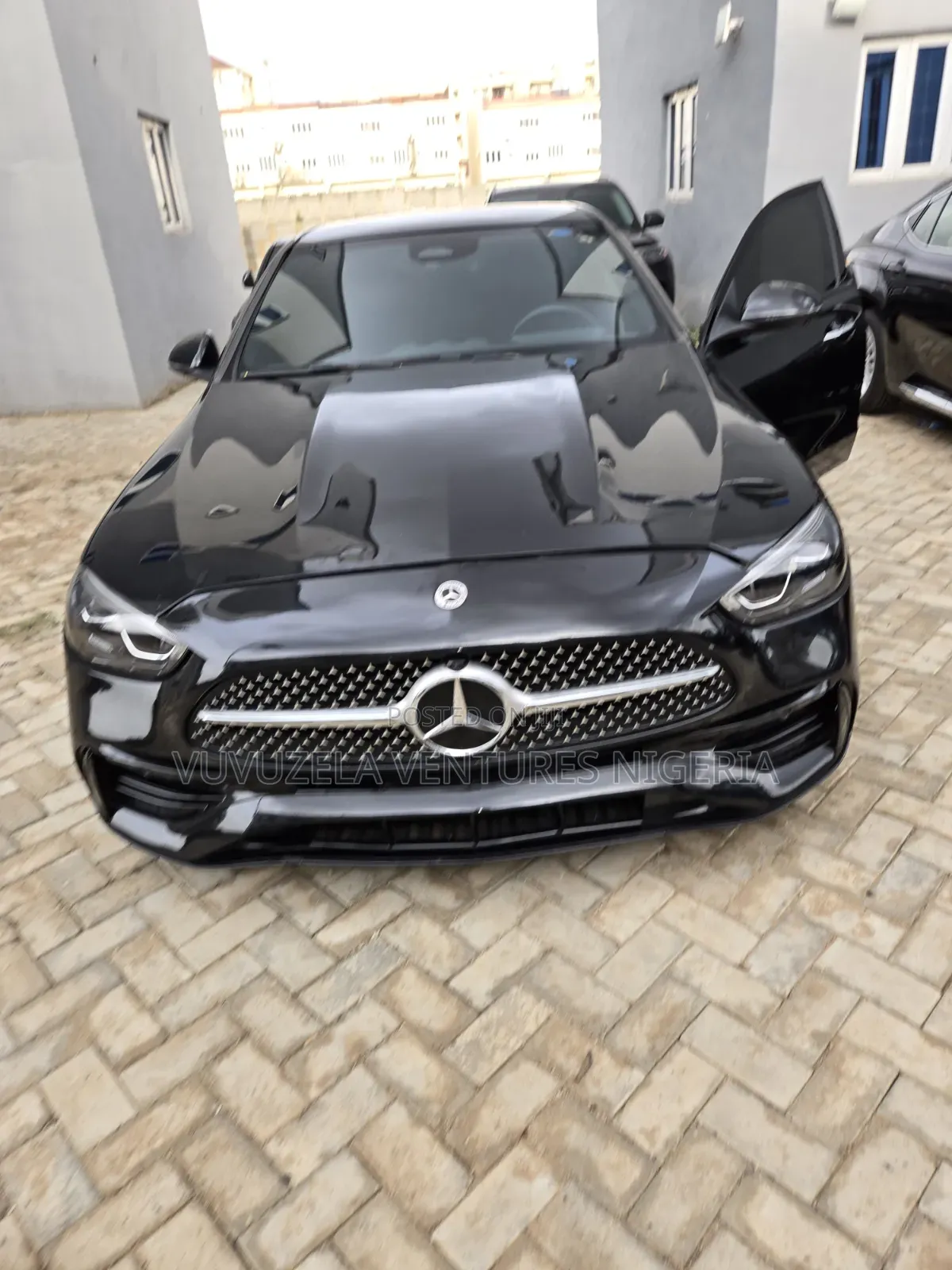 Mercedes-Benz C300 2024 Black