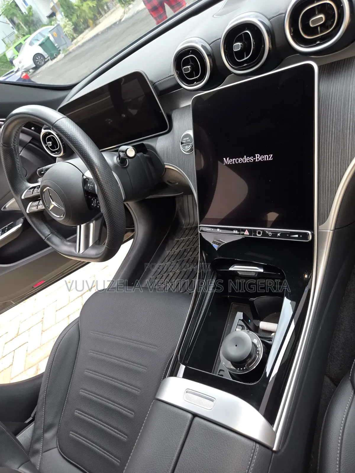 Mercedes-Benz C300 2024 Black