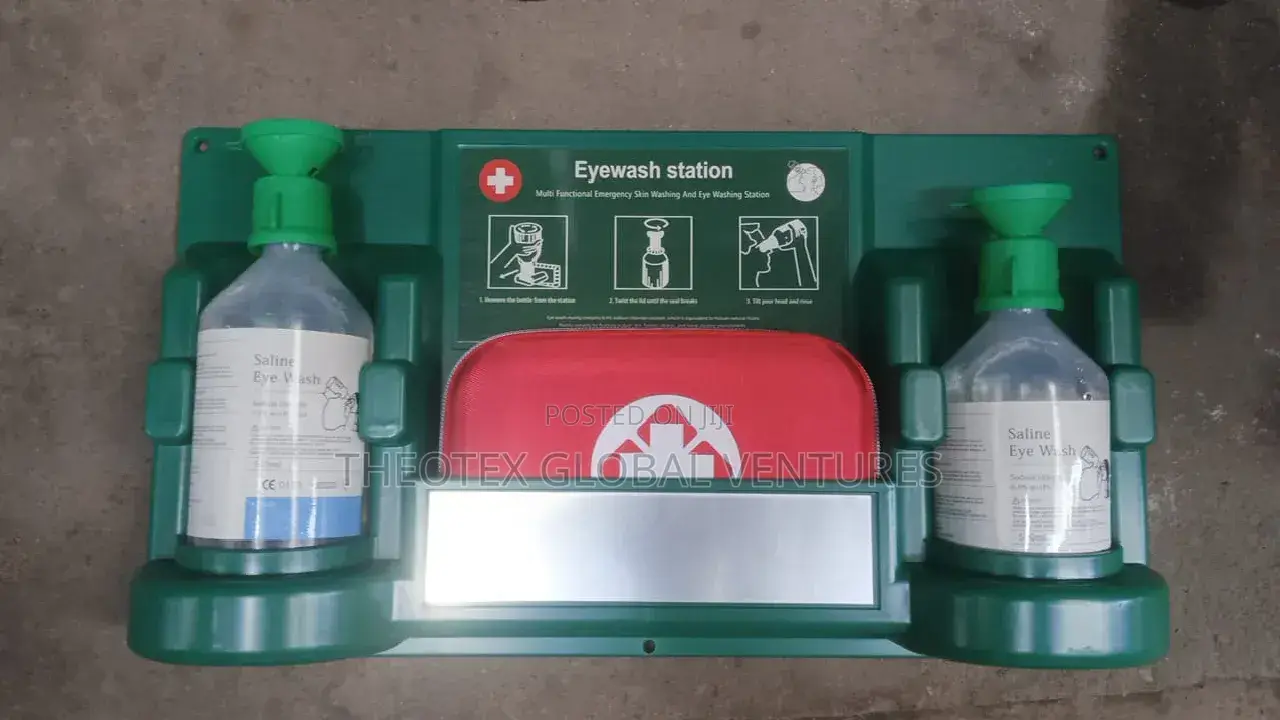 Eye Wash Station Wall Mounted (With First Aid Kit)