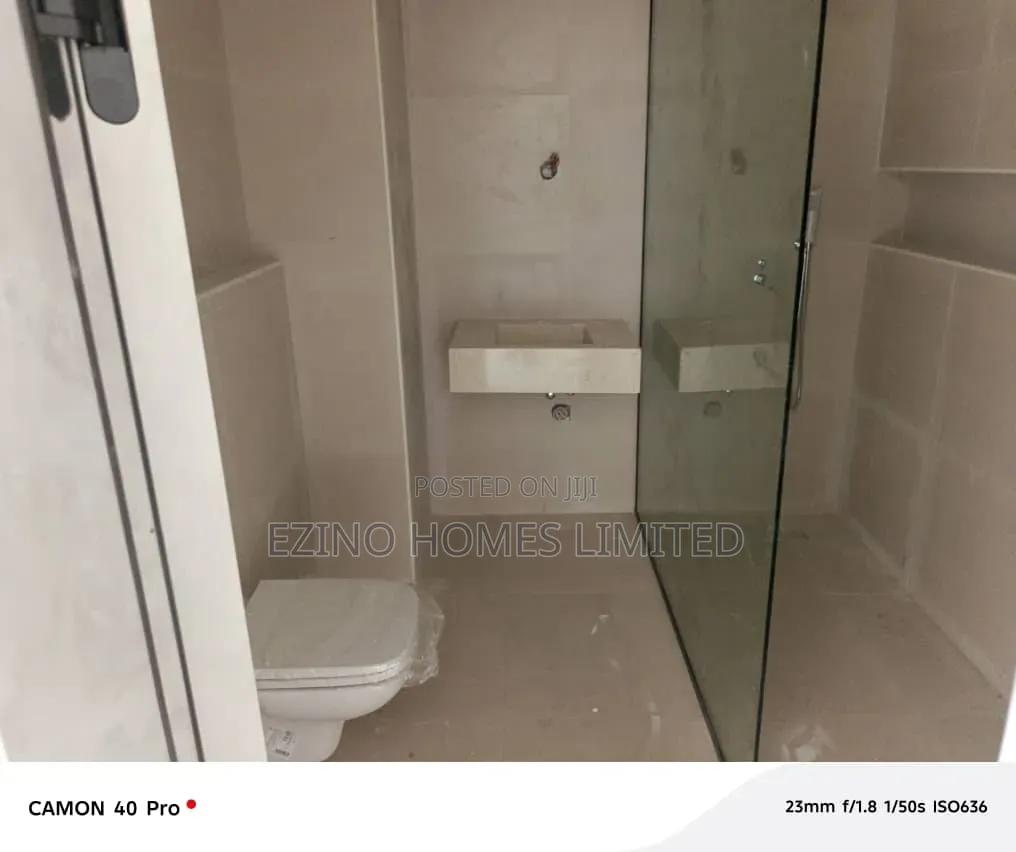 3bdrm Apartment in Mini Estate, Lekki Phase 1 for sale