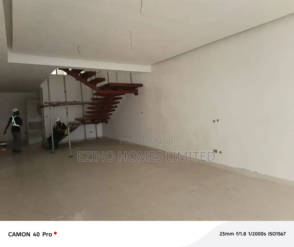 4bdrm Maisonette in Mini Estate, Banana Island for sale