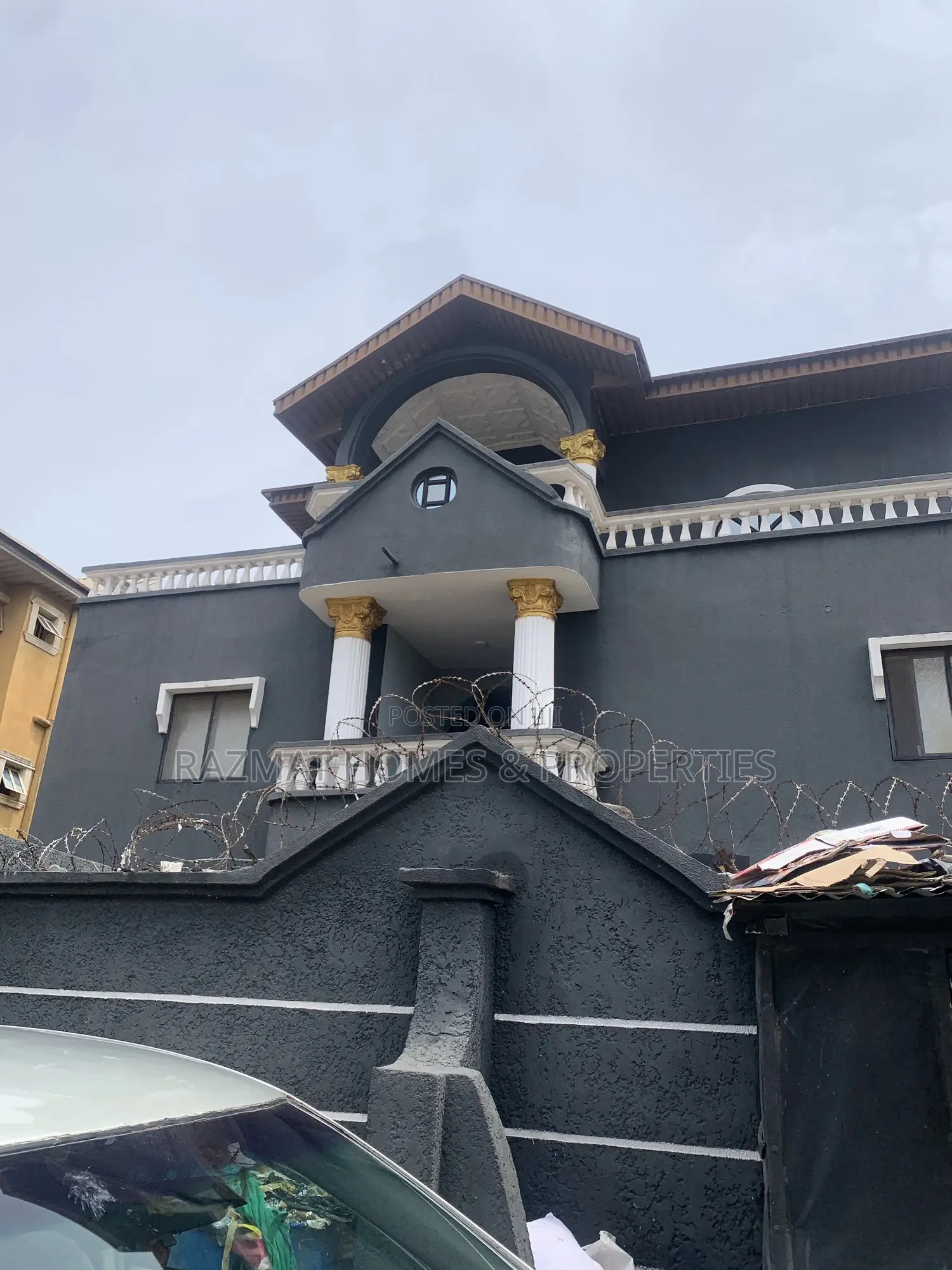 5bdrm Penthouse in Okota for rent