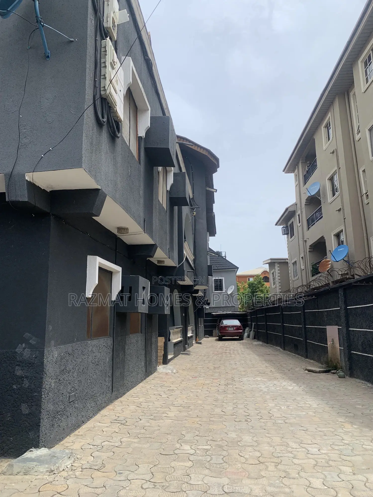 5bdrm Penthouse in Okota for rent