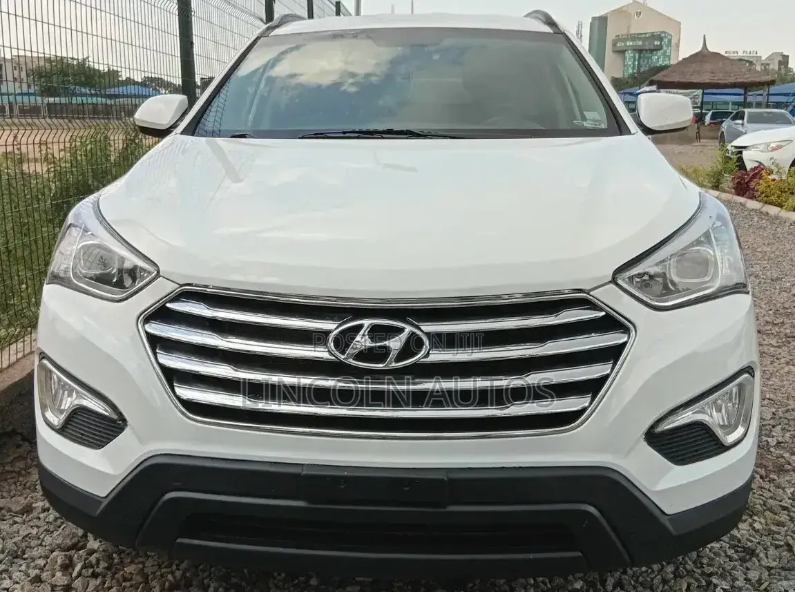 Hyundai Santa Fe SE AWD 2016 White