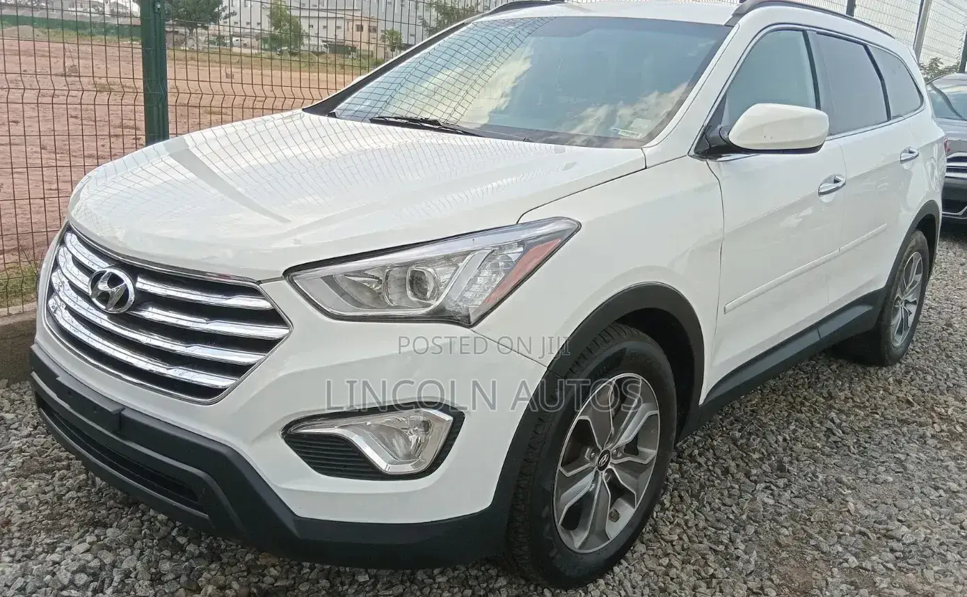 Hyundai Santa Fe SE AWD 2016 White