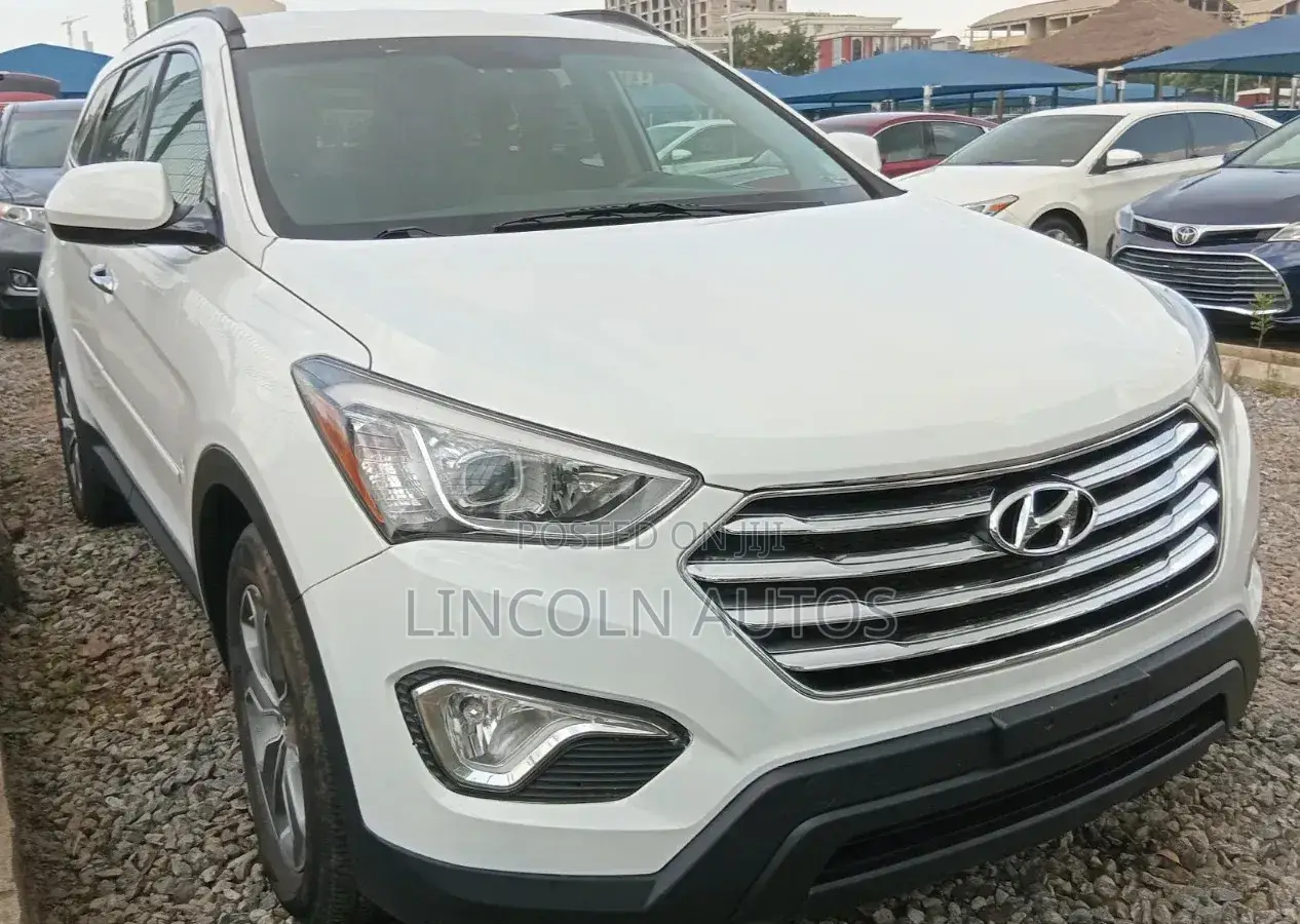 Hyundai Santa Fe SE AWD 2016 White