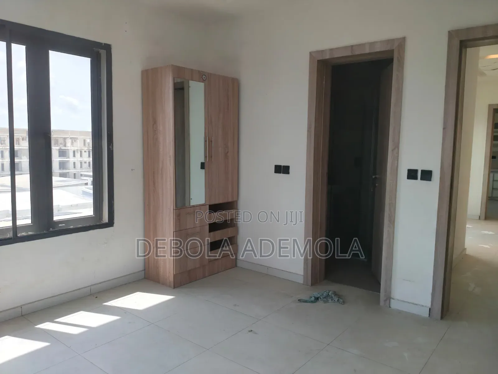 3bdrm Penthouse in Gbangala Road, Ikate-Elegushi for sale