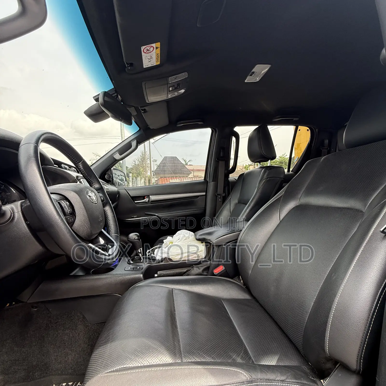 Toyota Hilux 2024 Gray
