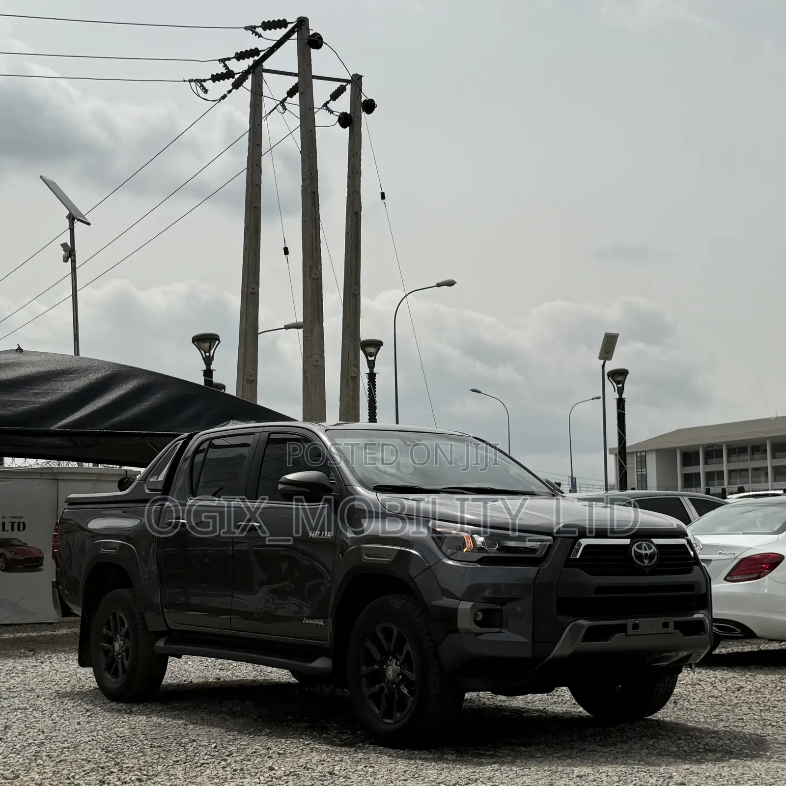 Toyota Hilux 2024 Gray