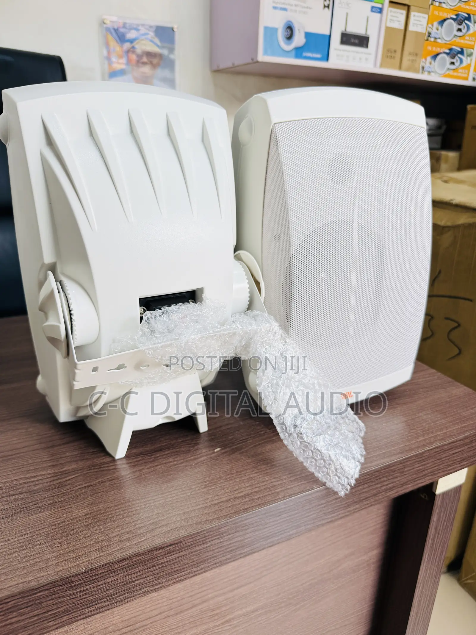 Pair of High Quality JBL in and Outdoors Waterproof Hanging Speakers