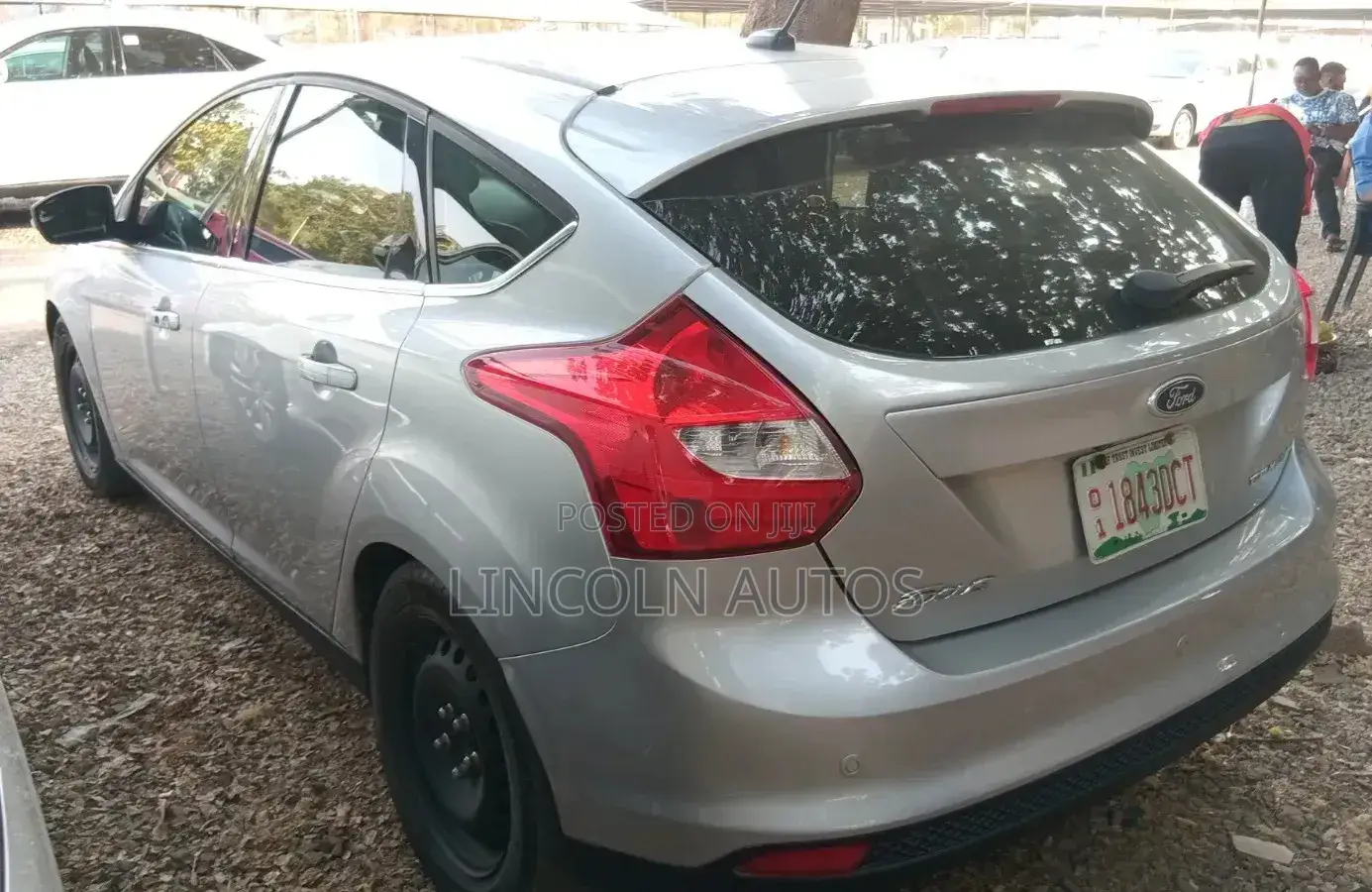 Ford Focus Titanium Hatchback FWD (2.0L 4cyl 5M) 2012 Silver