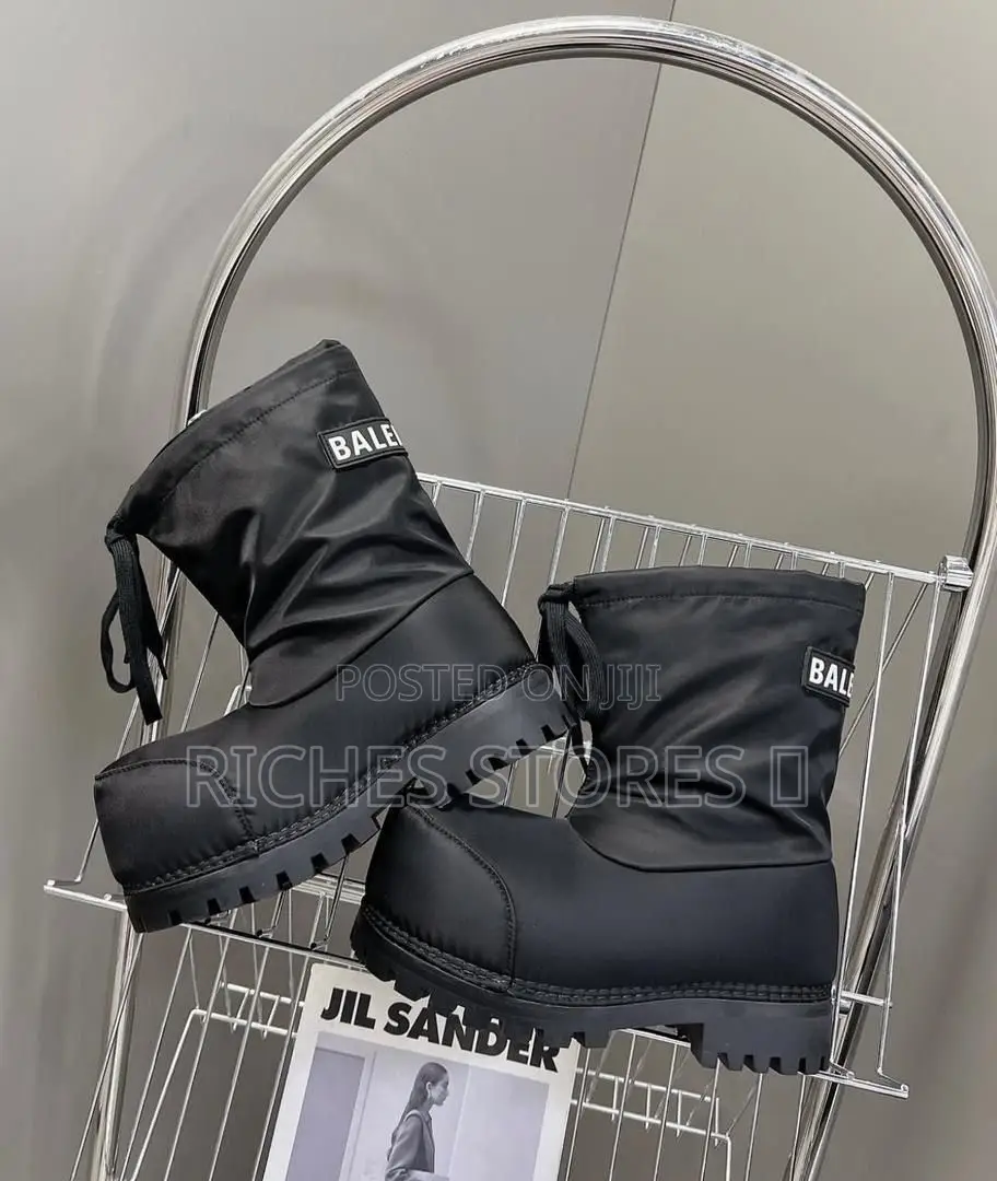 Original Balenciaga Alaska Puffer Boots