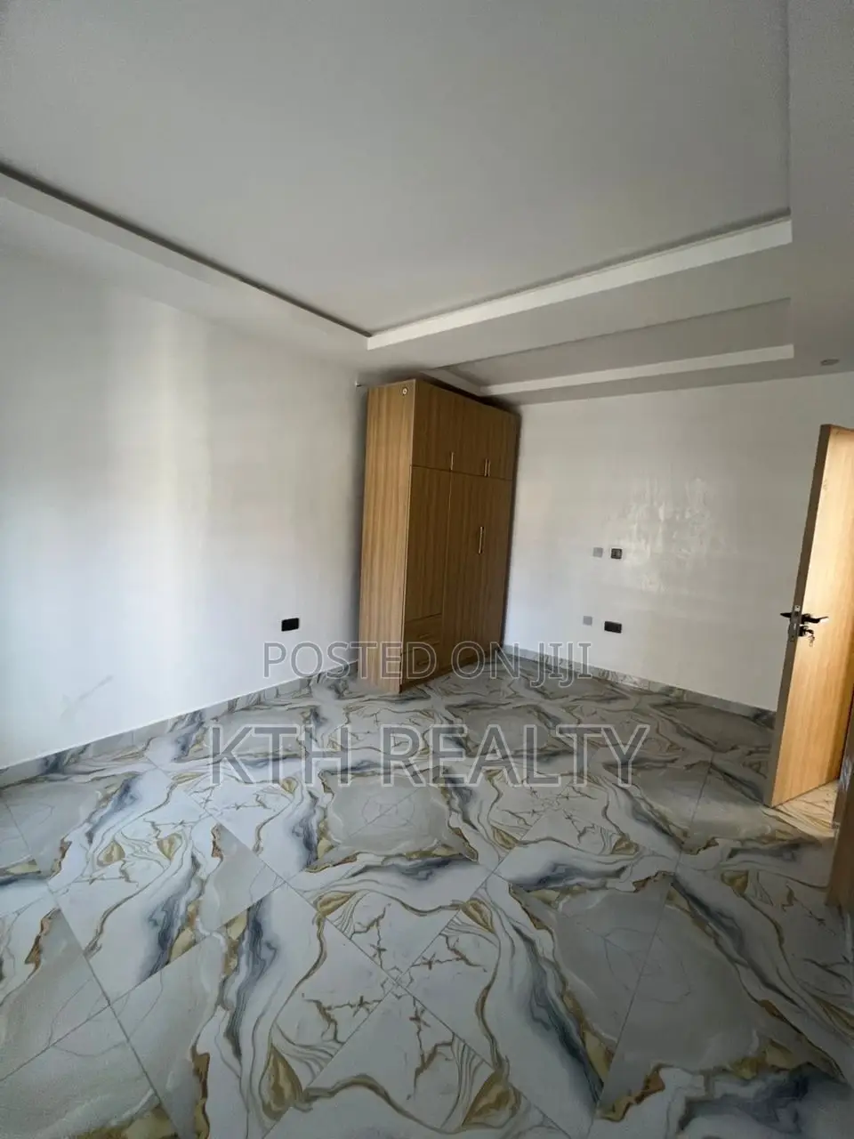2bdrm Apartment in New Road, Igbo-efon for sale