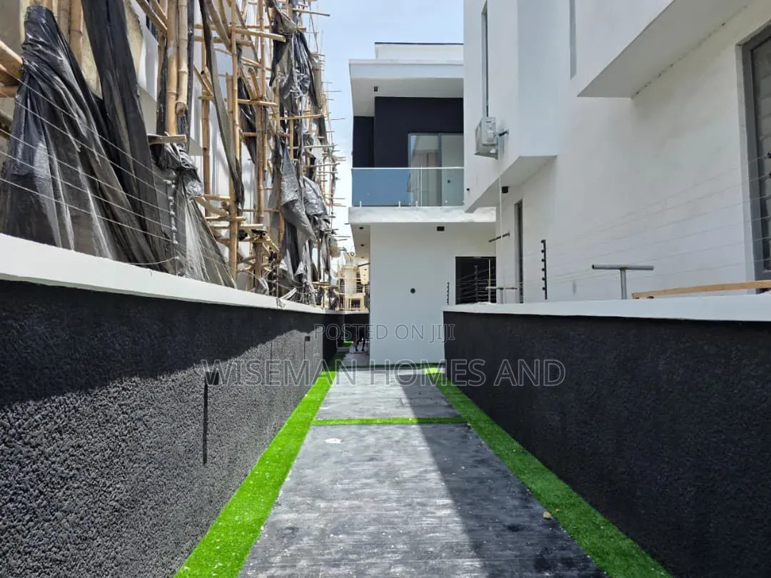 4bdrm Duplex in Chevron Drive Lekki for rent