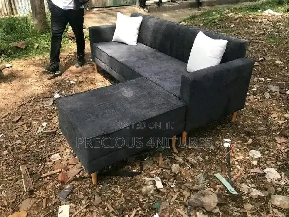 L Form Chair