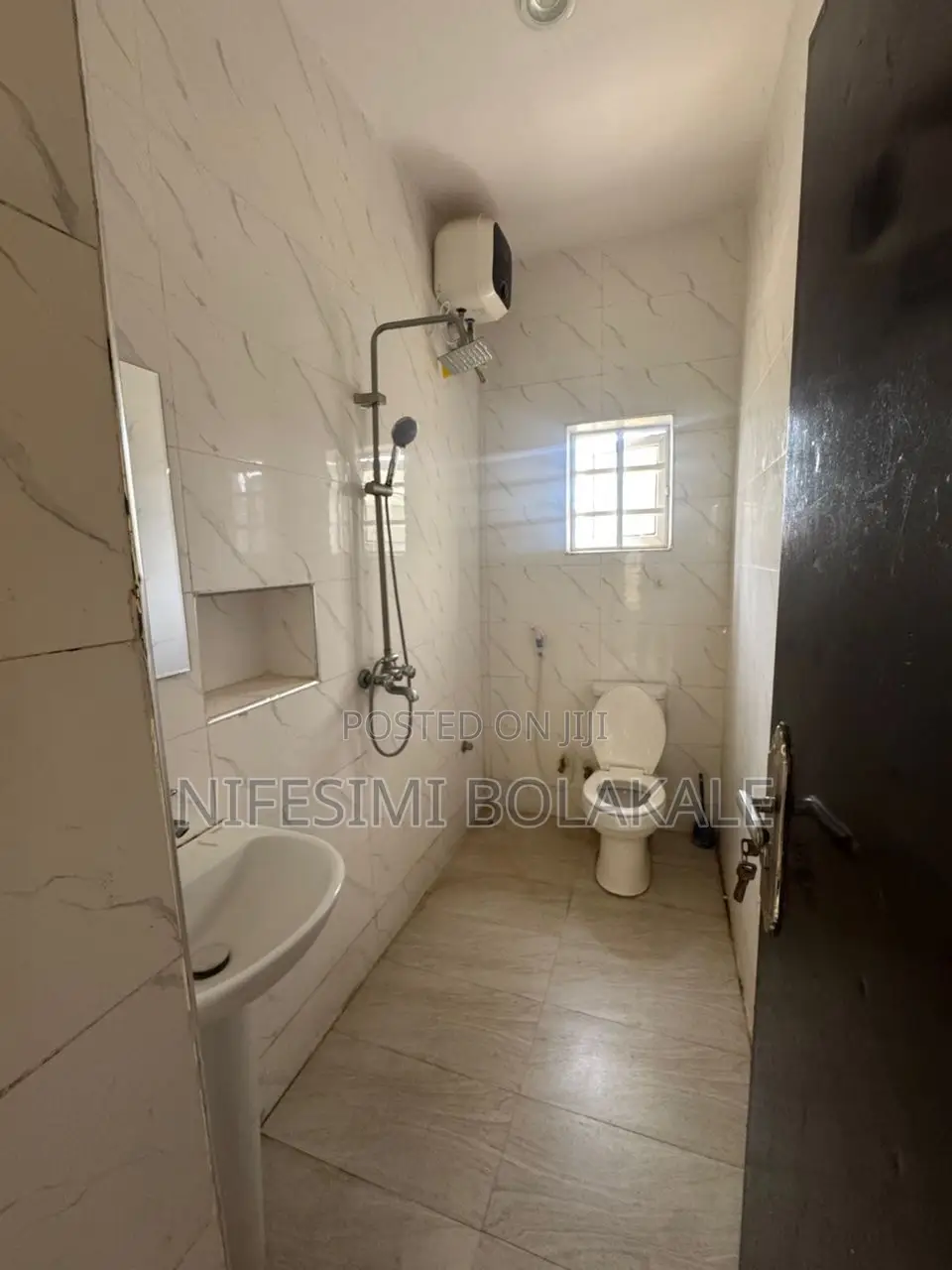 3bdrm Block of Flats in Sharp Corner, for rent