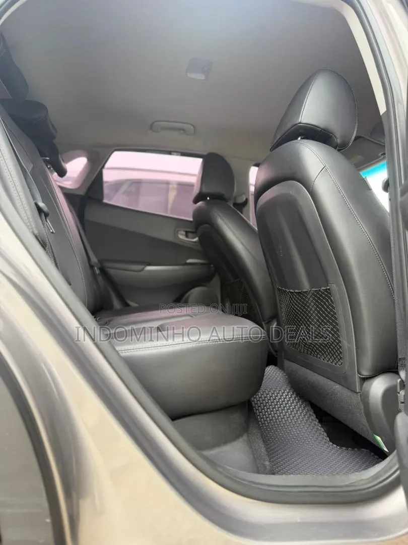 Hyundai Kona Limited 2021 White