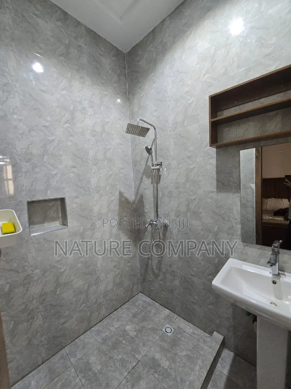 Furnished 3bdrm Duplex in Omole Phase 2 for rent