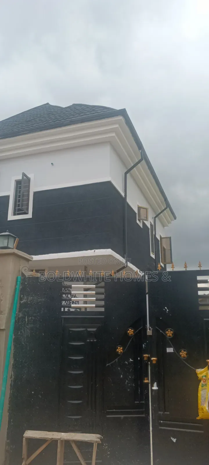 2bdrm Block of Flats in Mini Estate, Aguda / Ogba for rent