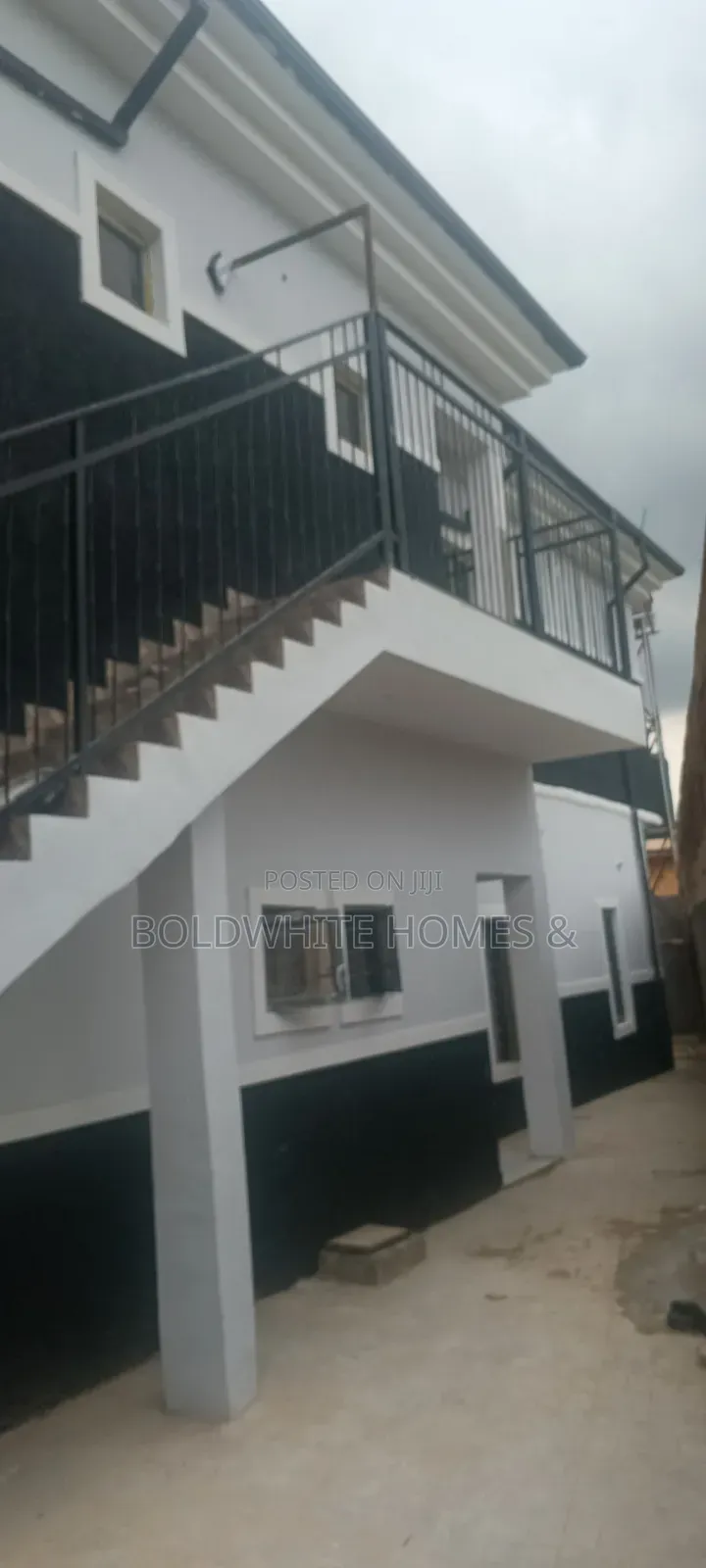 2bdrm Block of Flats in Mini Estate, Aguda / Ogba for rent